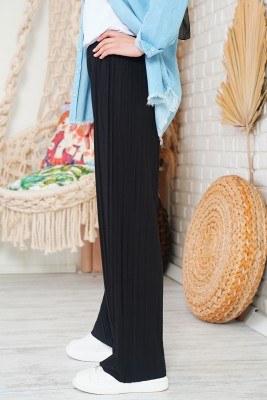 Piliseli Lazer Kesim Siyah Pantolon - Thumbnail