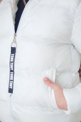 Dik Yakalı Kısa Beyaz Şişme Mont - Thumbnail