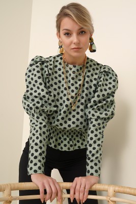 Balon Kol Serisi Puantiyeli Çağla Yeşili Bluz - Thumbnail