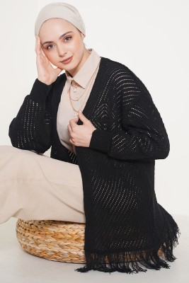  Püsküllü Siyah Hırka - Thumbnail