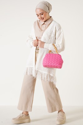  Püsküllü Ekru Hırka - Thumbnail