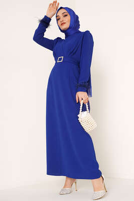 Pazarium - Kol Ucu Tüylü Kemerli Elbise Saks