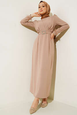 Pazarium - Kol Ucu Tüylü Kemerli Elbise Camel