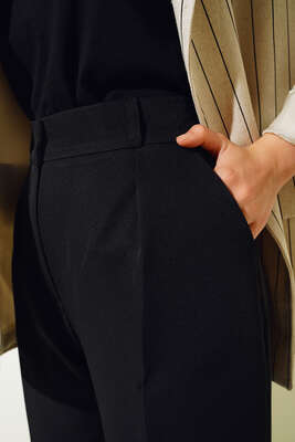 Havuç Paça Pantolon Siyah - Thumbnail