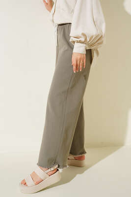 Beli İp Bağlamalı Paçası Yırtık Detaylı Pantolon Taş - Thumbnail