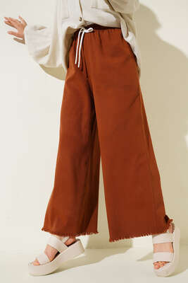 Beli İp Bağlamalı Paçası Yırtık Detaylı Pantolon Taba - Thumbnail