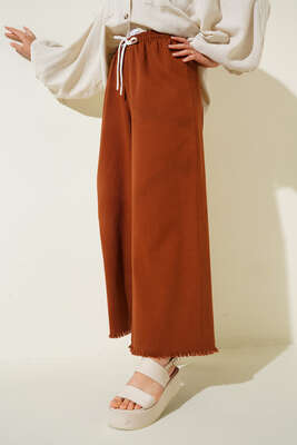 Beli İp Bağlamalı Paçası Yırtık Detaylı Pantolon Taba - Thumbnail