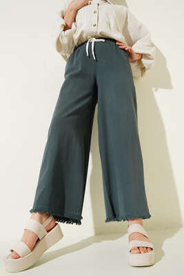 Beli İp Bağlamalı Paçası Yırtık Detaylı Pantolon Füme - Thumbnail