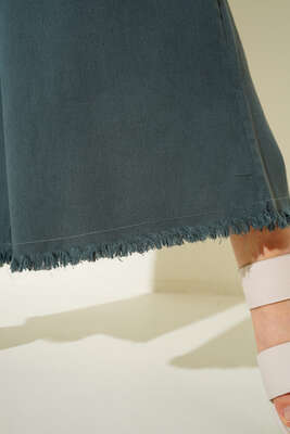 Beli İp Bağlamalı Paçası Yırtık Detaylı Pantolon Füme - Thumbnail