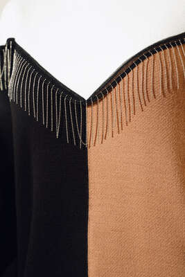 Önü V Zincir Detaylı Triklo Tunik Siyah - Thumbnail