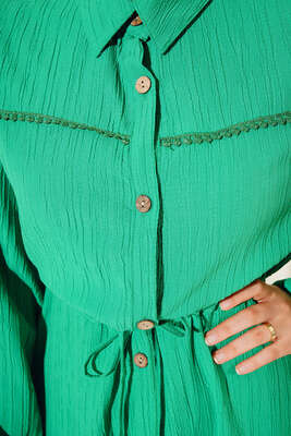 Dantel Detaylı Boydan Düğmeli Elbise Yeşil - Thumbnail