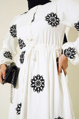 Çiçek Nakış İşlemeli Elbise Siyah - Thumbnail