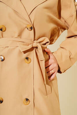 Üç Düğmeli Kısa Trençkot Camel - Thumbnail