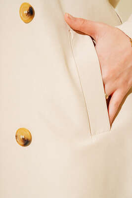 Üç Düğmeli Kısa Trençkot Bej - Thumbnail