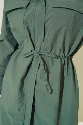 Göğüs Cepli Dik Yaka Yağmurluk Pers Yeşil - Thumbnail