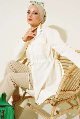 Göğüs Cepli Dik Yaka Yağmurluk Krem - Thumbnail