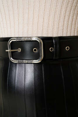 Piliseli Kemerli Siyah Deri Etek - Thumbnail