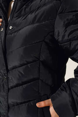 Kapüşonu Kürklü Şişme Mont Siyah - Thumbnail