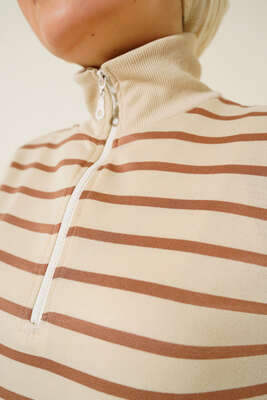 Dik Yaka Çizgili Tunik Latte - Thumbnail