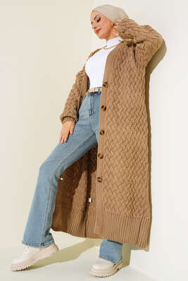 Pazarium - Boydan Düğmeli Sepet Örgü Uzun Hırka Latte