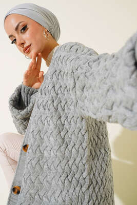 Pazarium - Boydan Düğmeli Sepet Örgü Uzun Hırka Gri