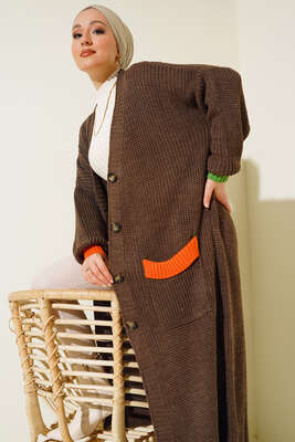 Renk Detaylı Salaş Kahve Hırka - Thumbnail