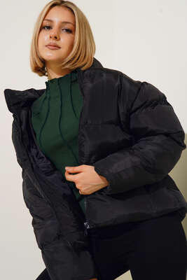 Dik Yaka Kısa Şişme Mont Siyah - Thumbnail