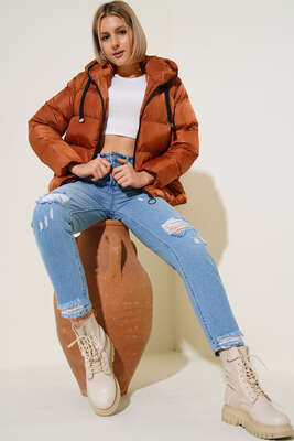 Kapüşonlu Kısa Şişme Mont Taba - Thumbnail