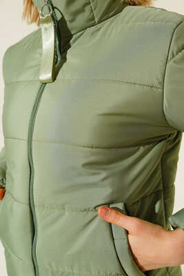 Etek Ucu Lastikli Şişme Mont Yeşil - Thumbnail