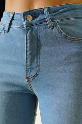 Sökük Detaylı Dar Paça Kot Pantolon Açık Mavi - Thumbnail