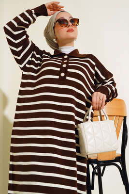 Çizgili Düğmeli Triko Elbise Kahve - Thumbnail