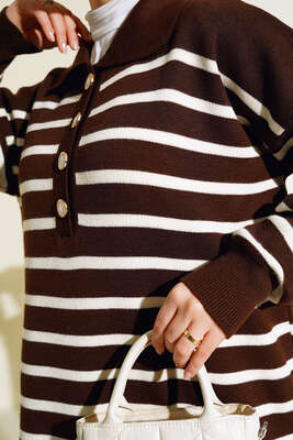 Çizgili Düğmeli Triko Elbise Kahve - Thumbnail