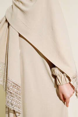 Şal Modelli Kol Dantelli Ferace Latte - Thumbnail