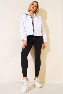 Kapüşonlu Beli Lastikli Yağmurluk Beyaz - Thumbnail