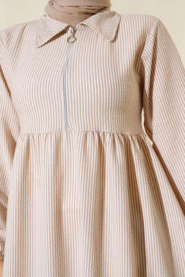 Yaka Fermuarlı Çizgili Gofre Elbise Bej - Thumbnail