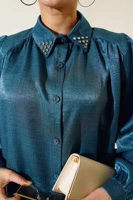 Yaka Taşlı Parlak Saten Gömlek Petrol Yeşili - Thumbnail