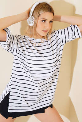 Çizgili Beyaz Tshirt - Thumbnail