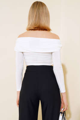 Kayık Yaka Önü Büzgülü Bluz Ekru - Thumbnail