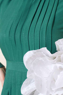 Önü Yarım Pileli Elbise Zümrüt - Thumbnail