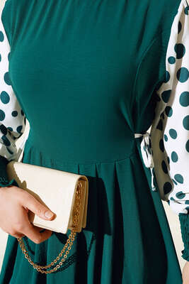 Kolları Puantiyeli Elbise Zümrüt - Thumbnail