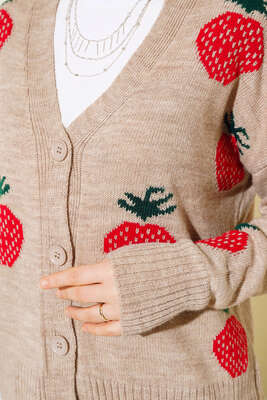 Çilek Desen Kısa Hırka Latte - Thumbnail