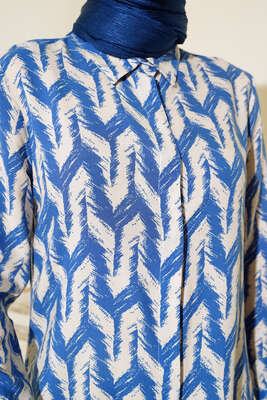 Hareketli Desen Serisi Gömlek Saks Ekru - Thumbnail