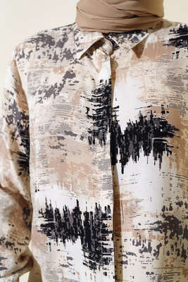 Hareketli Desen Serisi Gömlek Latte Siyah - Thumbnail