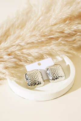 Kabartma Model Kare Küpe Gümüş - Thumbnail