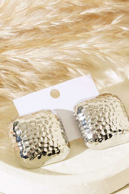 Kabartma Model Kare Küpe Gümüş - Thumbnail