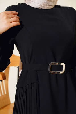 İki Yanı Piliseli Elbise Siyah - Thumbnail