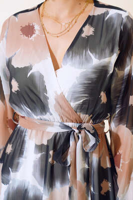 Kruvaze Yaka Desenli Şifon Elbise Siyah - Thumbnail