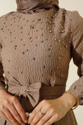 Önü Taşlı Elbise Sütlü Kahve - Thumbnail