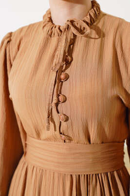 Yarım Düğmeli Kuşaklı Elbise Latte - Thumbnail