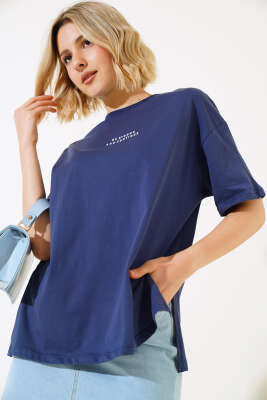 Baskılı Yan Yırtmaçlı T-shirt Lacivert - Thumbnail